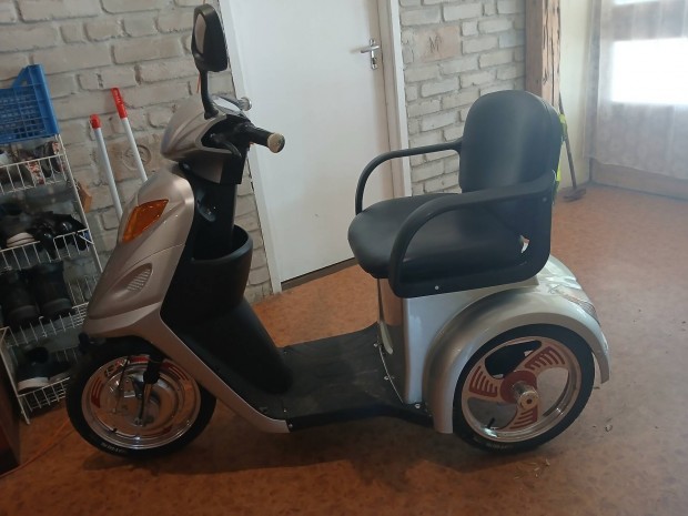 Három kerekü trickli eladó Akció !