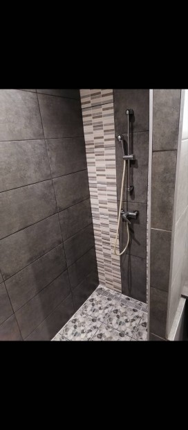 H�rom ingatlan egyben elad�.