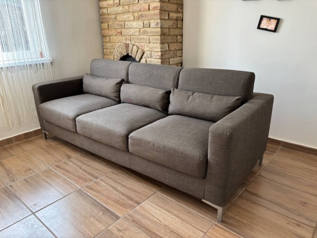 H�rom szem�lyes kanap�