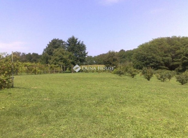 H�romfai 15546 nm-es telek elad� #4984404