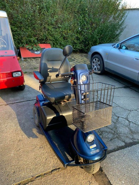 H�romkerek� elektromos moped