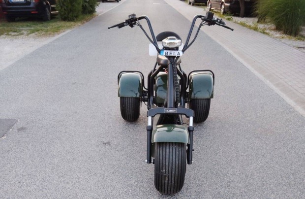 Háromkerekű elektromos roller