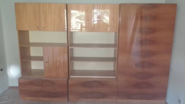 H�romr�szes szekr�nysor