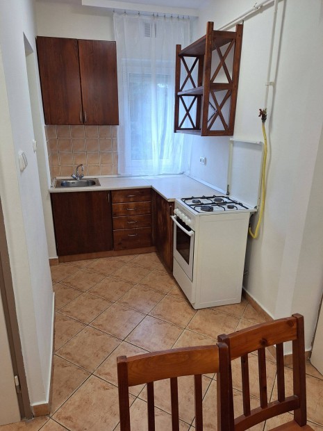 H�romszob�s kertv�rosi lak�s kiad�