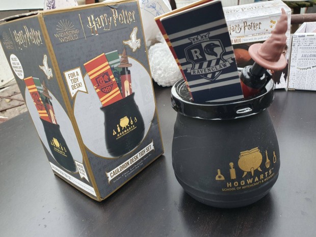 Harry Potter Cauldron Desk Tidy Set -st+rszerek+varzslatos kapszul