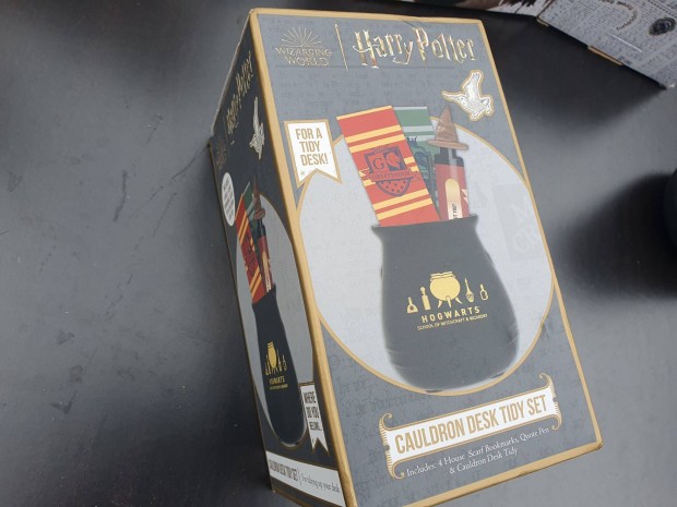 Harry Potter Cauldron Desk Tidy Set -üst+írószerek+varázslatos kapszul