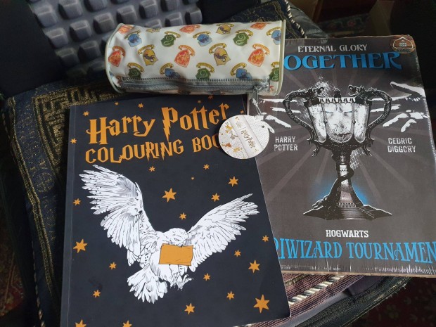 Harry Potter Colouring Book -sznez + tolltart, poszter-kp