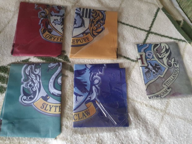 Harry Potter - Roxfort házak minizászlói + minizászló-füzér