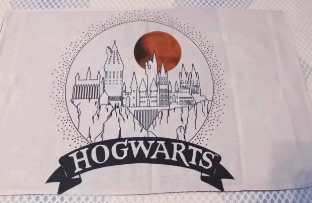Harry Potter-es mintás párnahuzat 73 x 45 cm eladó!