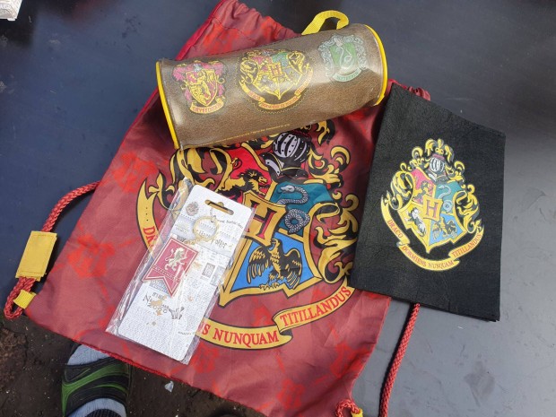 Harry Potter iskolai kollekci - tornazsk, tolltart, fzetbort