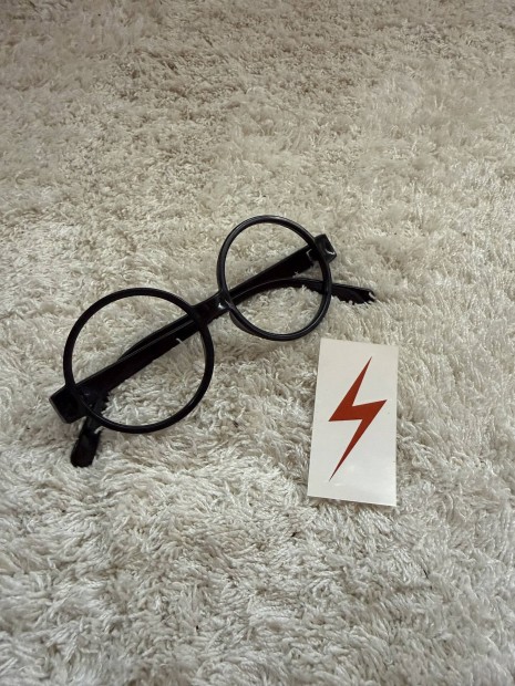 Harry Potter szem�veg �s tetk�