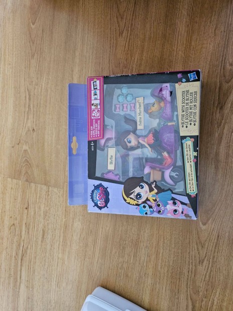Hasbro Littlest Pet Shop Blythe And Scooter A8230