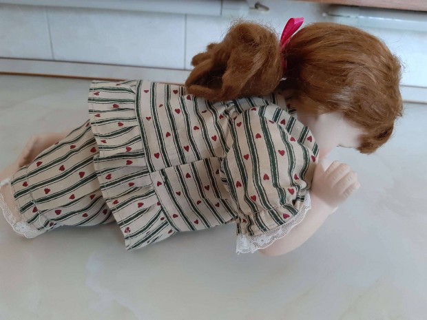 Hason fekv porceln vintage baba