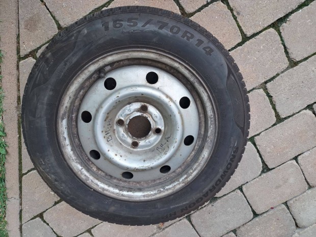 Hasznlt 165/70 R14 tli gumiabroncs garnitra lemezfelnin