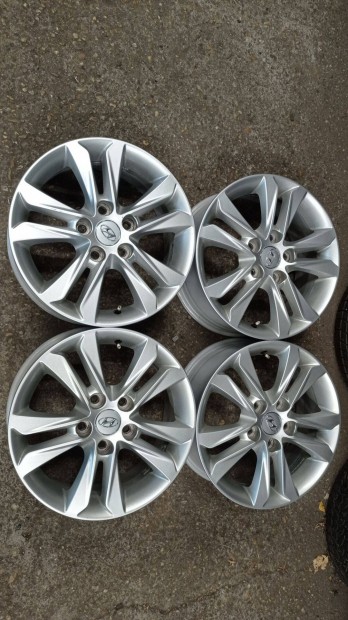 Használt 16 colos 5x114,3 lyukosztású Gyári Hyundai alu felni garnitúr