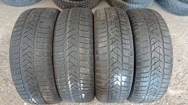 Használt 205/60/16 Pirelli téligumi garnitúra olcsón eladó