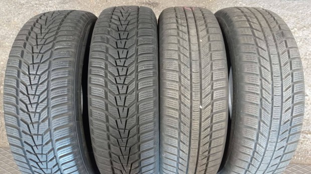 Használt 215/65/17 jó állapotú 2db Continental és 2db Hankook téligumi