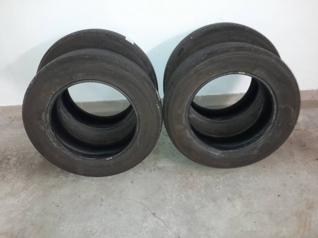 Használt 215/65/R17 Hankook nyári gumi eladó