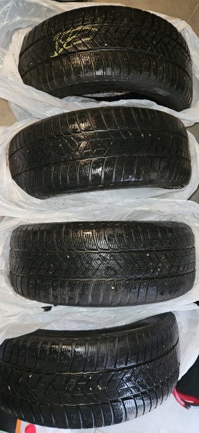 Hasznlt 245/45 R18 mret tligumi szett