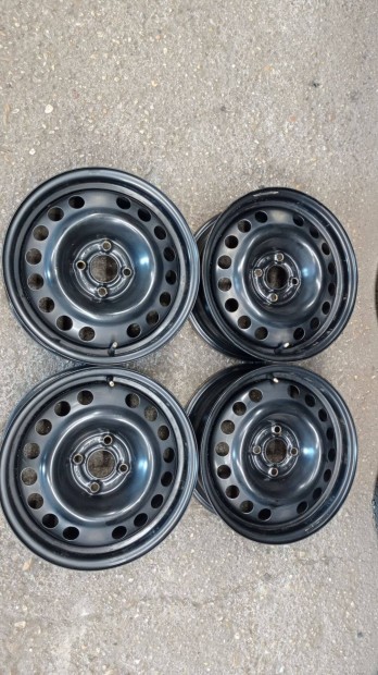 Használt 4x100 lyukosztású 15 colos Gyári Opel acél felni garnitúra ol
