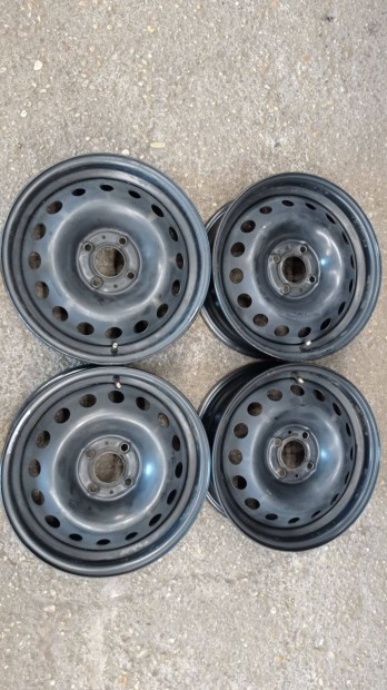 Hasznlt 4x100 lyukoszts 15 colos Gyri Renault acl felni garnitra