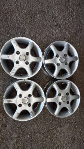 Használt 4x114,3 lyukosztású 13 colos Suzuki alu felni garnitúra eladó