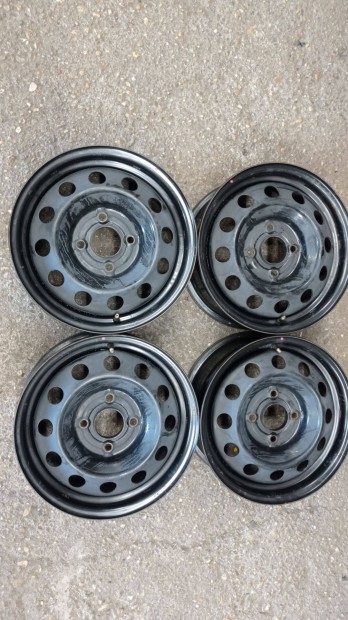 Hasznlt 4x114,3 lyukoszts 15 colos Gyri Mitsubishi acl felni garn