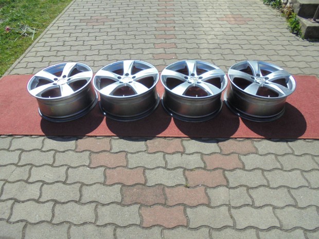 Hasznlt 5 x 114.3-as alufelni elad