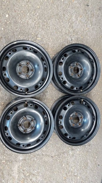 Használt 5x100 lyukosztású 15 colos Gyári Volkswagen acél felni garnit