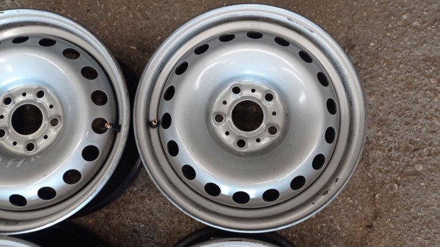 Használt 5x108 lyukosztású 15 colos Gyári Mercedes acél felni garnitúr