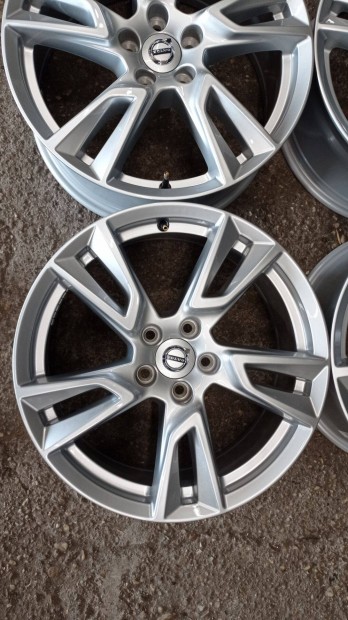 Hasznlt 5x108 lyukoszts 18 colos szp llapot Gyri Volvo alu feln