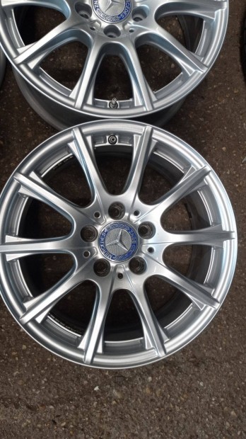 Használt 5x112 lyukosztású 16 colos szép állapotú gyári Mercedes alu