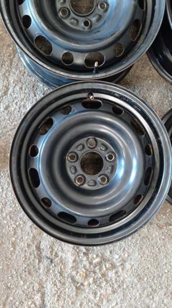 Használt 5x114,3 lyukosztású 16 colos Gyári Mazda acél felni garnitúra