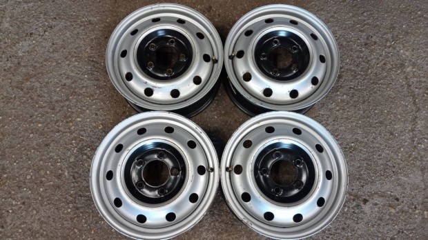 Használt 5x130 lyukosztású 16 colos Renault, acél felni garnitúra olcs
