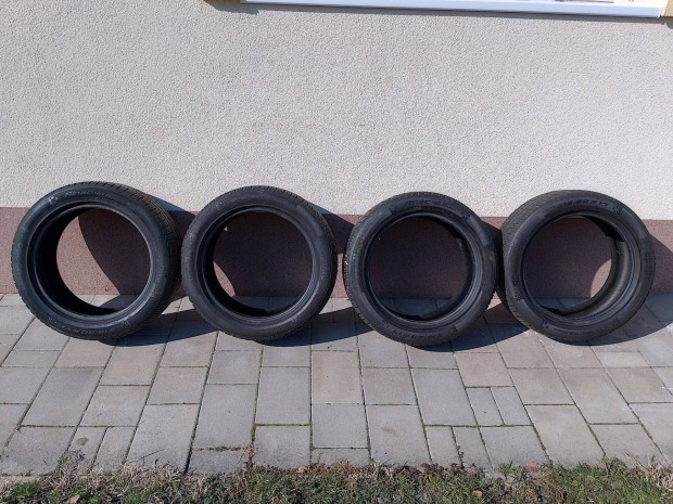 Haszn�lt Apollo 215/50R17 gumi