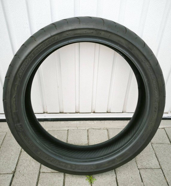 Használt Bridgestone BT016 Pro motorgumi (120/70 R17)