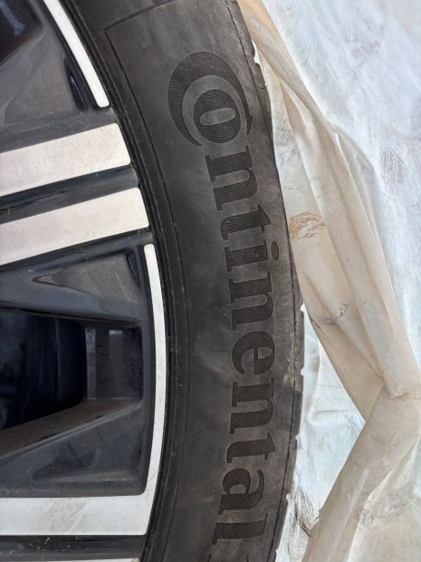 Haszn�lt Continental Ecocontact 6 275/45 R20 V XL