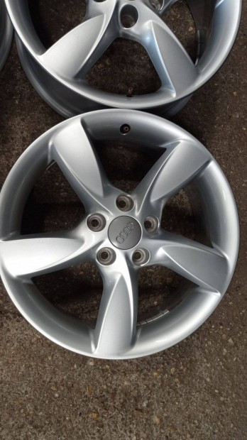 Használt Gyári Audi 5x112 lyukosztású 17 colos alu felni garnitúra