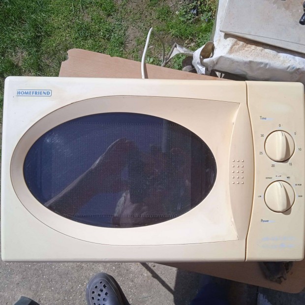 Használt Homefriend WP700L17- K4 mikrohullámú sütő