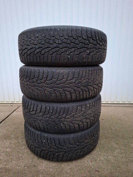 Hasznlt Nokian 215/60 R16 tligumiszett szp llapotban elad!