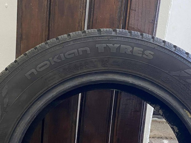Használt Nokian Snowproof 175/65/R14 téligumi szett (4 db)