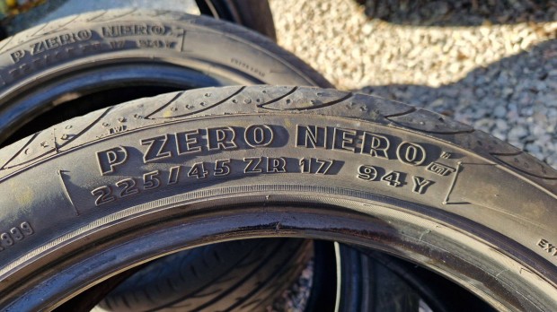 Haszn�lt Pirelli P Zero Nero 225/45 R17