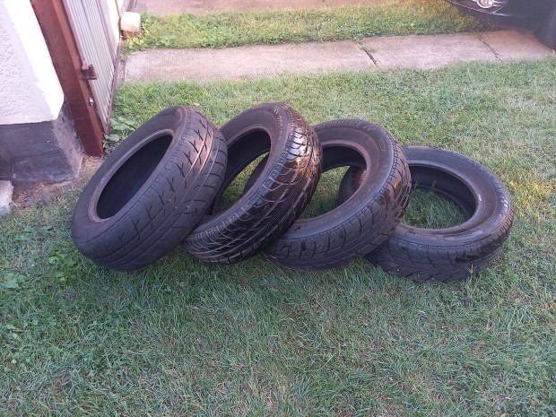 Használt Taurus High Performance nyári gumi 205/65/R15