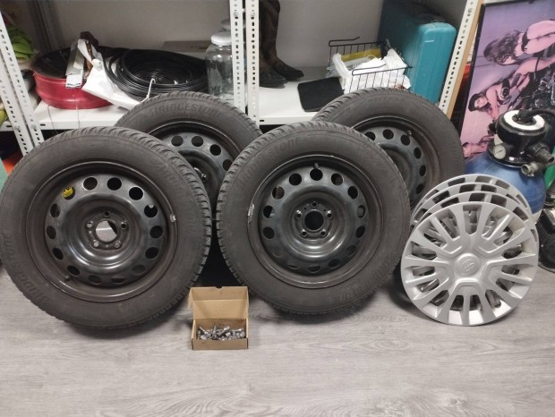 Hasznlt Toyota Proace 16-os lemezfelni s dsztrcsa elad