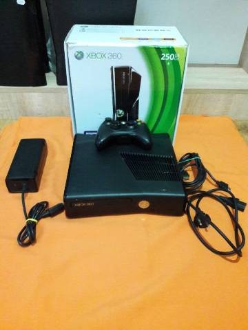 Használt Xbox360 Slim 250 GB,üzletből, 3 hó garancia