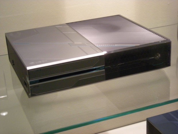 Használt Xbox One fat 1 TB Halo Limited Edition a Playbox Co-tól
