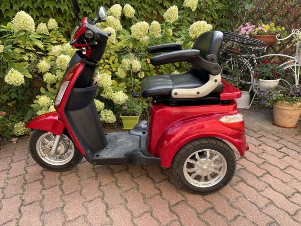 Haszn�lt ZTECH-15 Trilux 3 kerek� elektromos moped