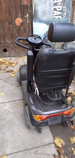 Használt, igen jó állapotban lévő Invacare Comet Alpint cserélnék