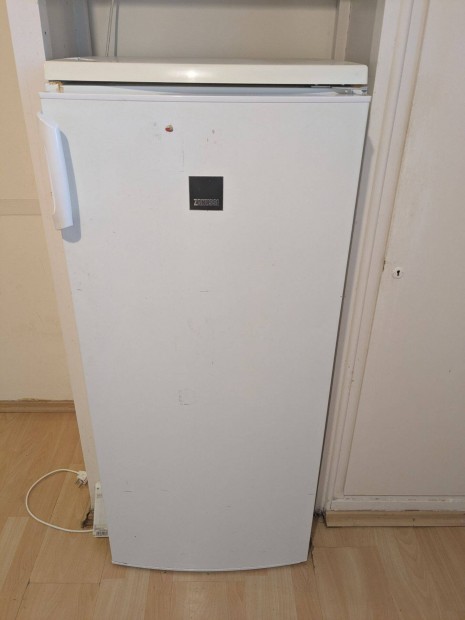 Használt, működőképes egyajtós hűtőszekrény