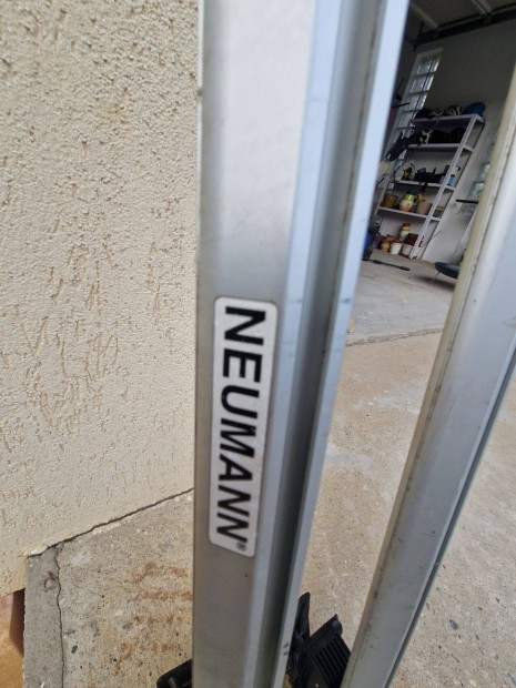 Használt állítható Neumann Atest 1074 alu tetőcsomagtartó tetősínre